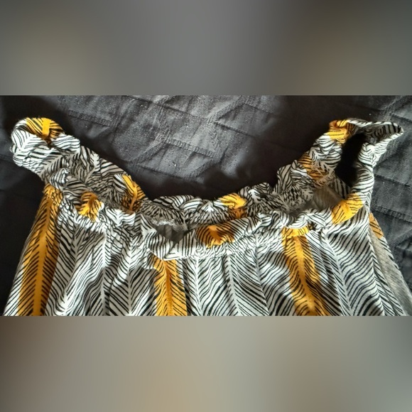 (EUC) Apt. 9 gathered collar, sleeveless flowy tank. Size XL - Picture 3 of 6